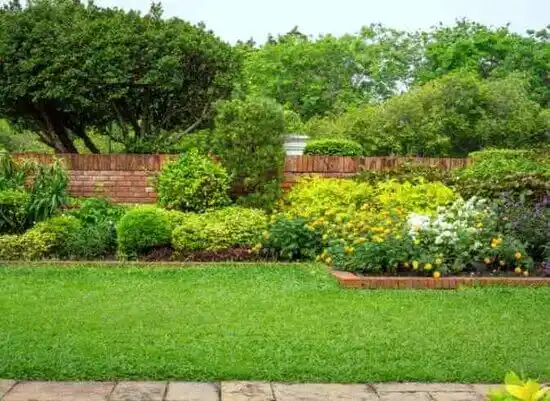 landscaping services Crestwood